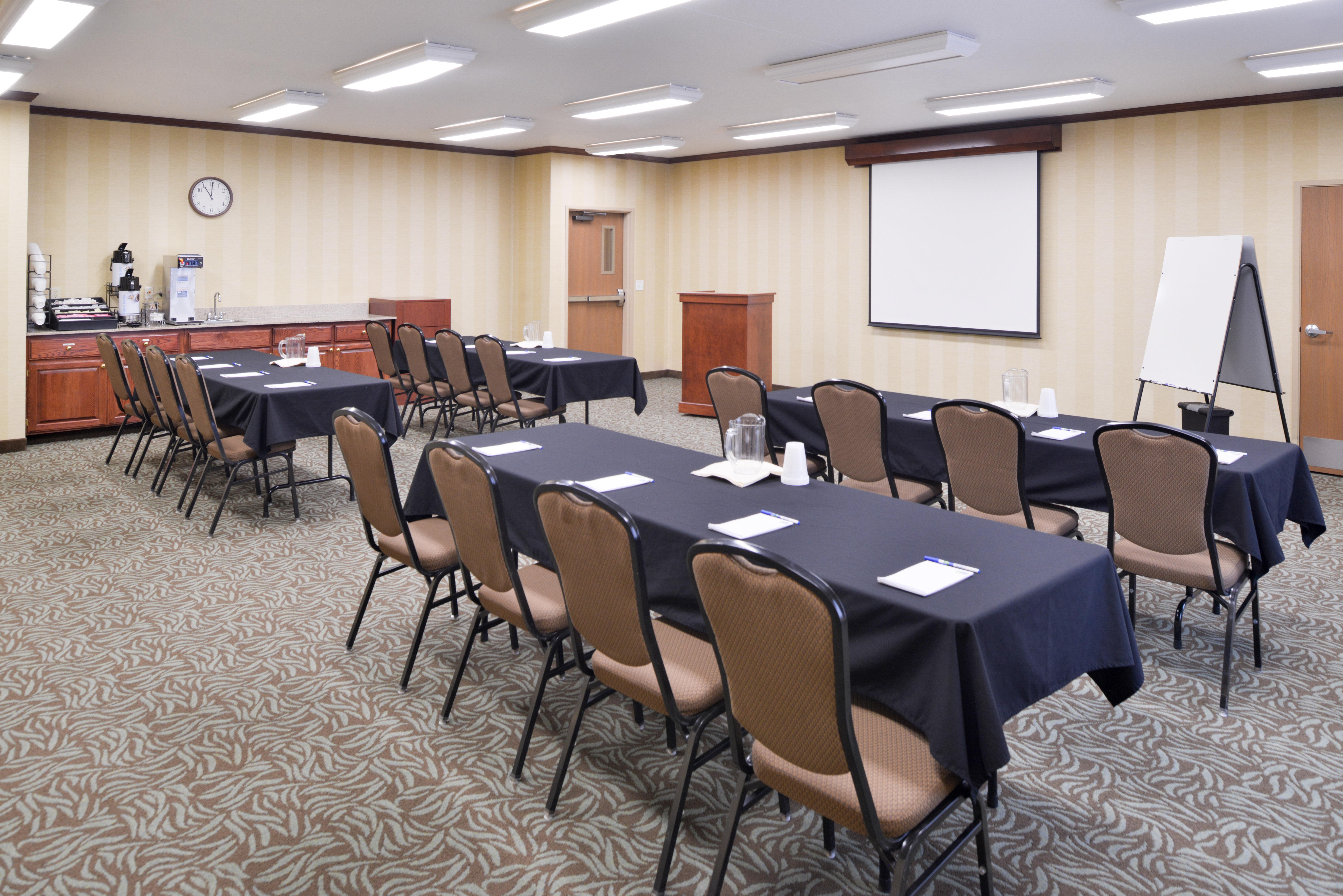 Holiday Inn Express Hotel & Suites Sioux Falls At Empire Mall By Ihg Exterior photo