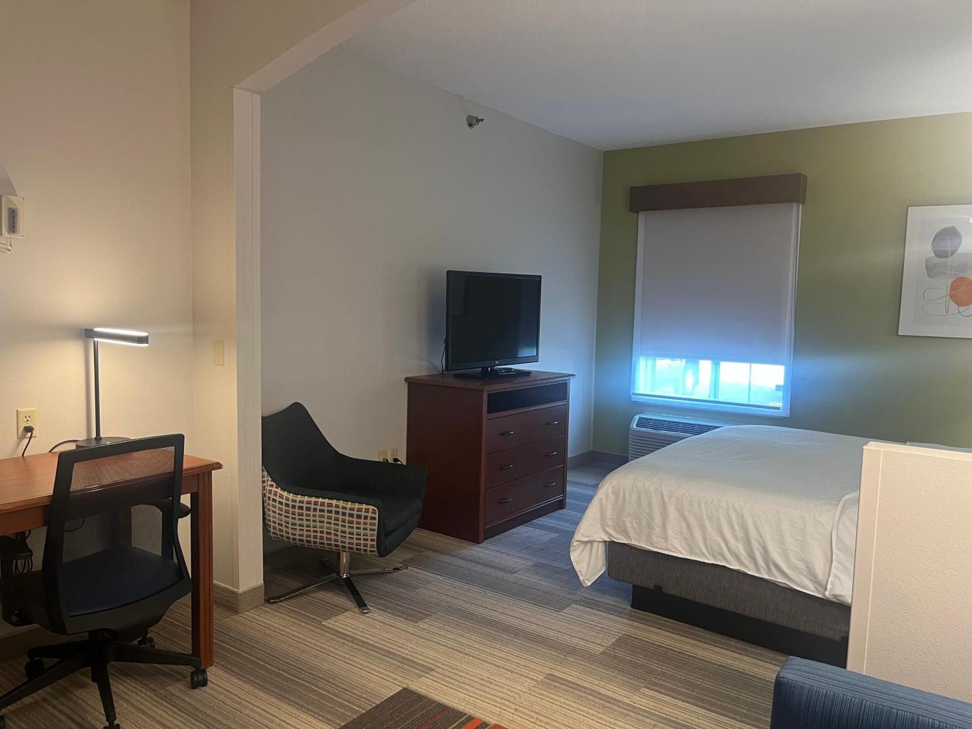 Holiday Inn Express Hotel & Suites Sioux Falls At Empire Mall By Ihg Exterior photo