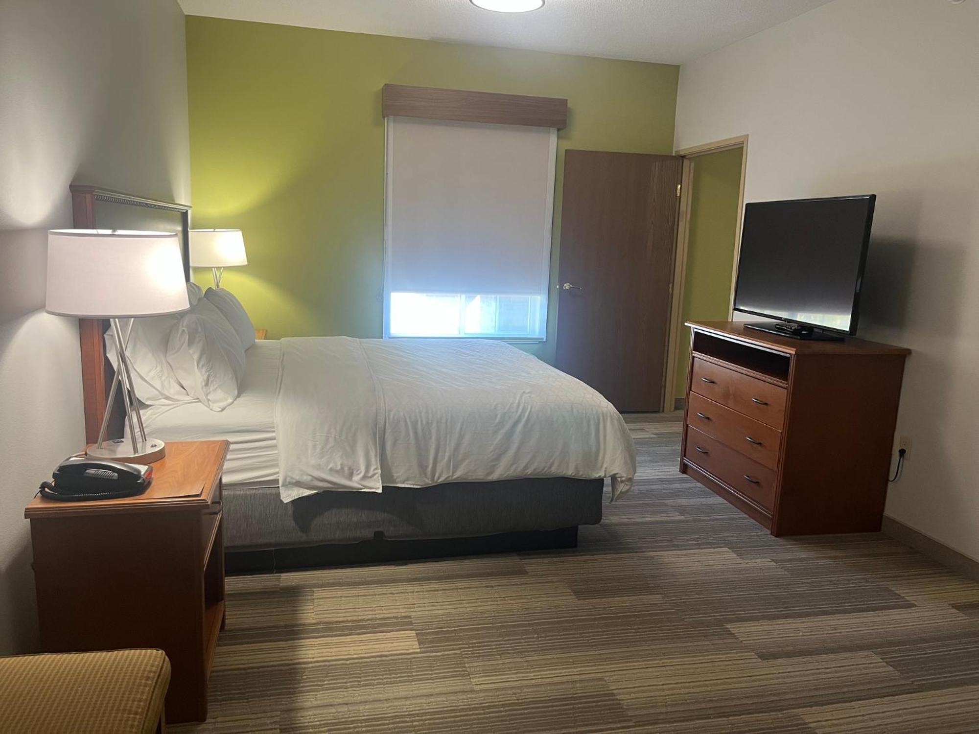 Holiday Inn Express Hotel & Suites Sioux Falls At Empire Mall By Ihg Exterior photo