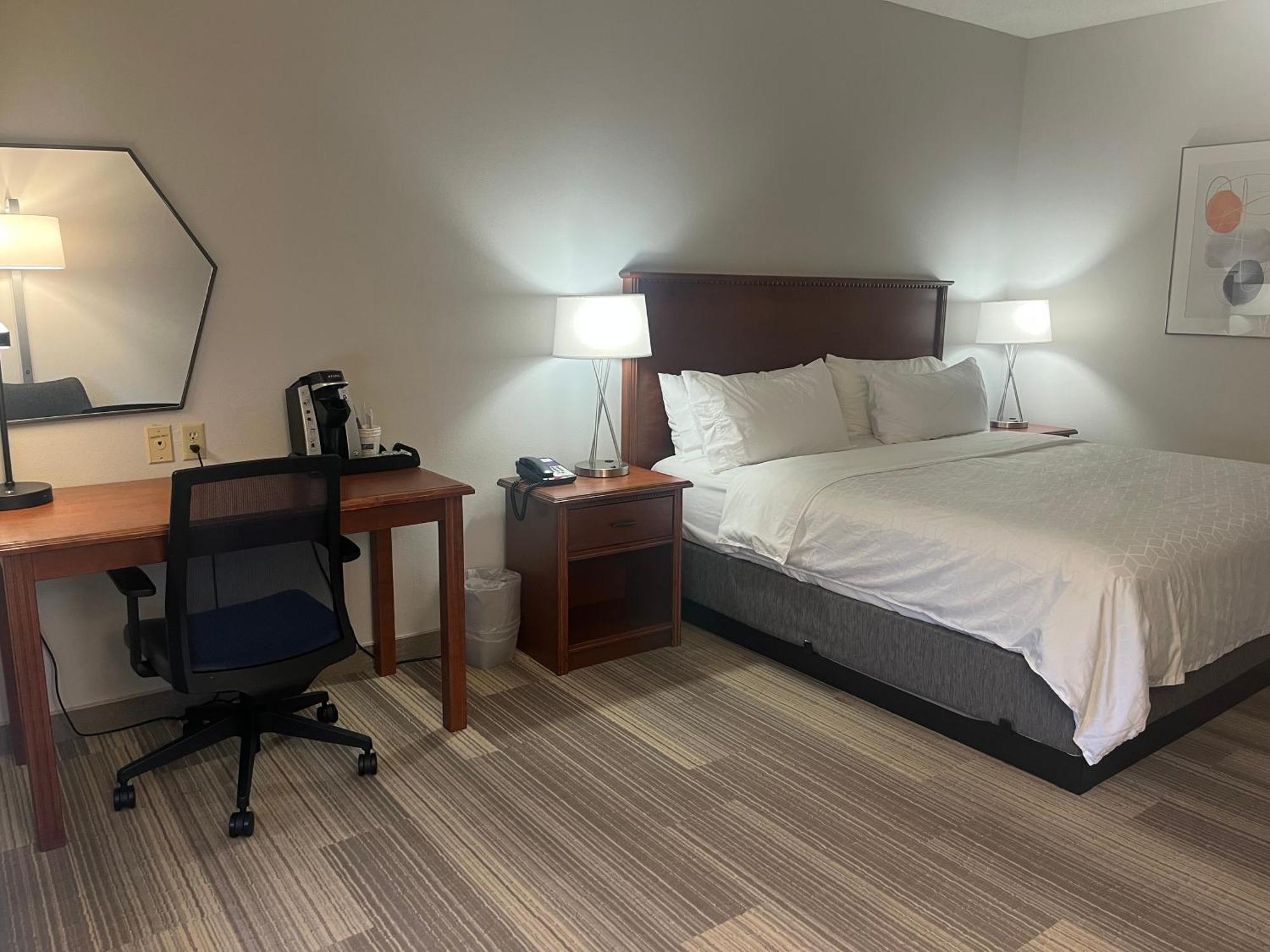 Holiday Inn Express Hotel & Suites Sioux Falls At Empire Mall By Ihg Exterior photo