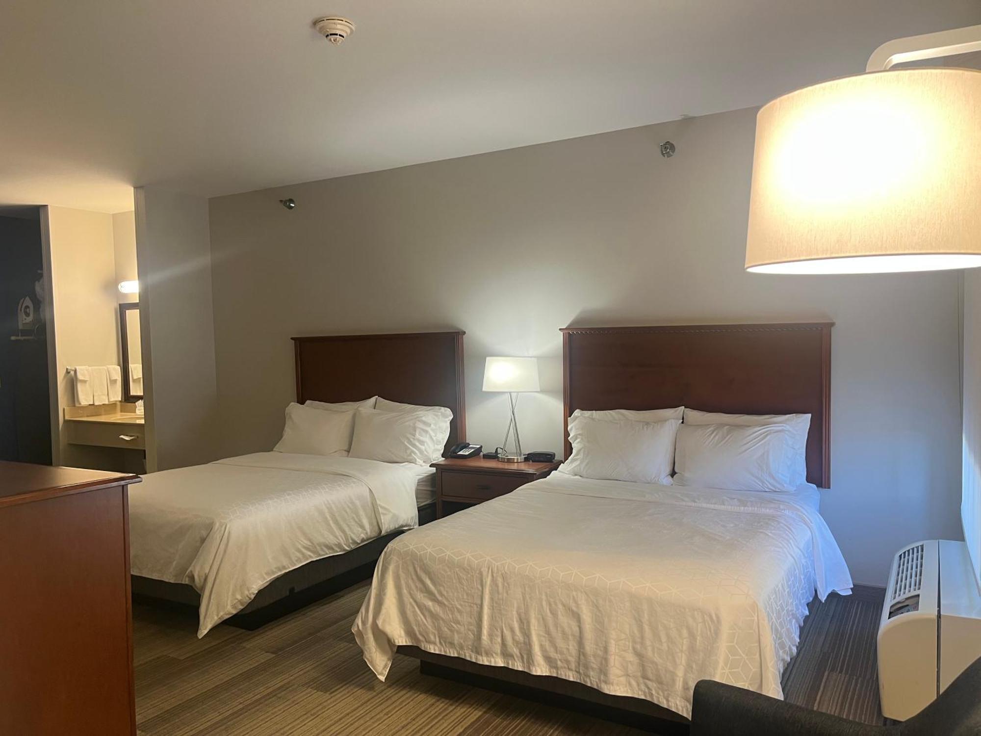 Holiday Inn Express Hotel & Suites Sioux Falls At Empire Mall By Ihg Exterior photo